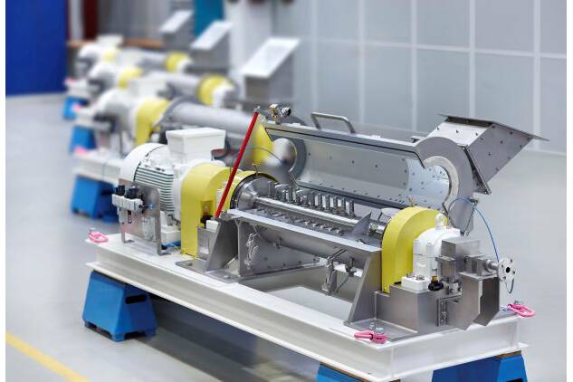 The continuously operating Type CM CoriMix® Ringlayer Mixer from Lödige Process Technology is ideal for the production of moisture-sensitive powder batter mixes. (Source: Gebr. Lödige Maschinenbau)