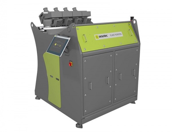 The new generation of the FLAKE PURIFIER + multi-sensor sorting system is a true multi-talent that is suitable for the optical sorting of PET, HDPE, or mixed plastic flakes.