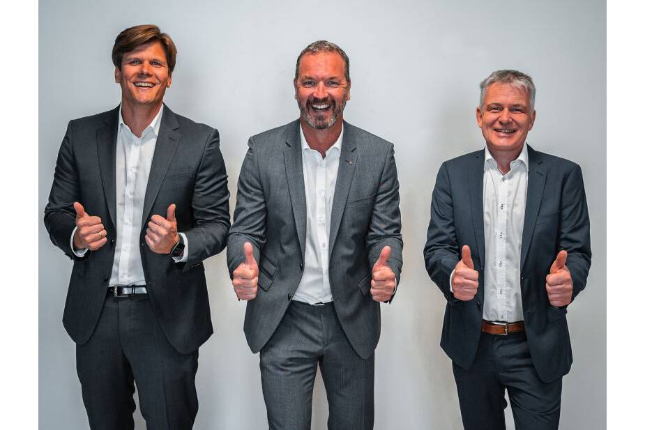 Geschäftsführender Gesellschafter Uwe Niekrawietz (Mitte) mit seinen zwei neuen GFs: Kaufmännischer Geschäftsführer Markus Schalk (links) und Technischer Geschäftsführer Andres Haug (rechts)