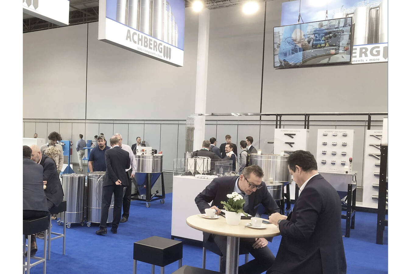 Complete success at K-2022 The expectations of Siloanlagen Achberg were clearly exceeded at this year’s K trade fair in Düsseldorf. The new stand concept and the exhibited products were extremely well received by the expert audience. 