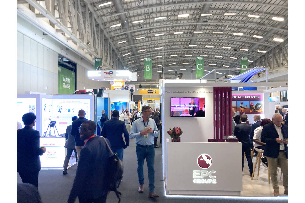 South Africa: ScrapeTec discovers dust protection potential ScrapeTec had interesting encounters at this year’s Mining Indaba in Cape Town, the major African trade fair for mining. The tenor: Solutions are being sought to minimize the costs of dust generation and spillage.